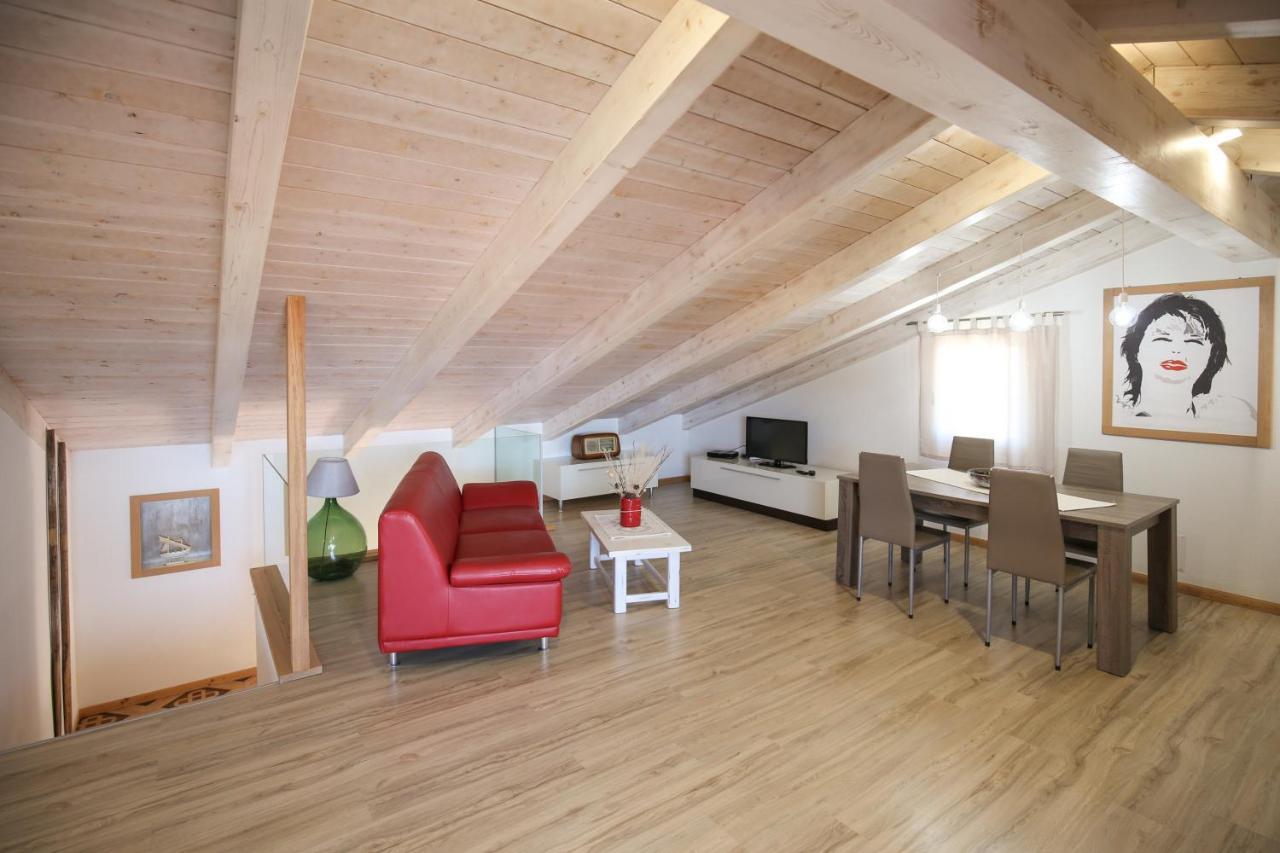Mansarda Daila Villa Кастелсардо Екстериор снимка