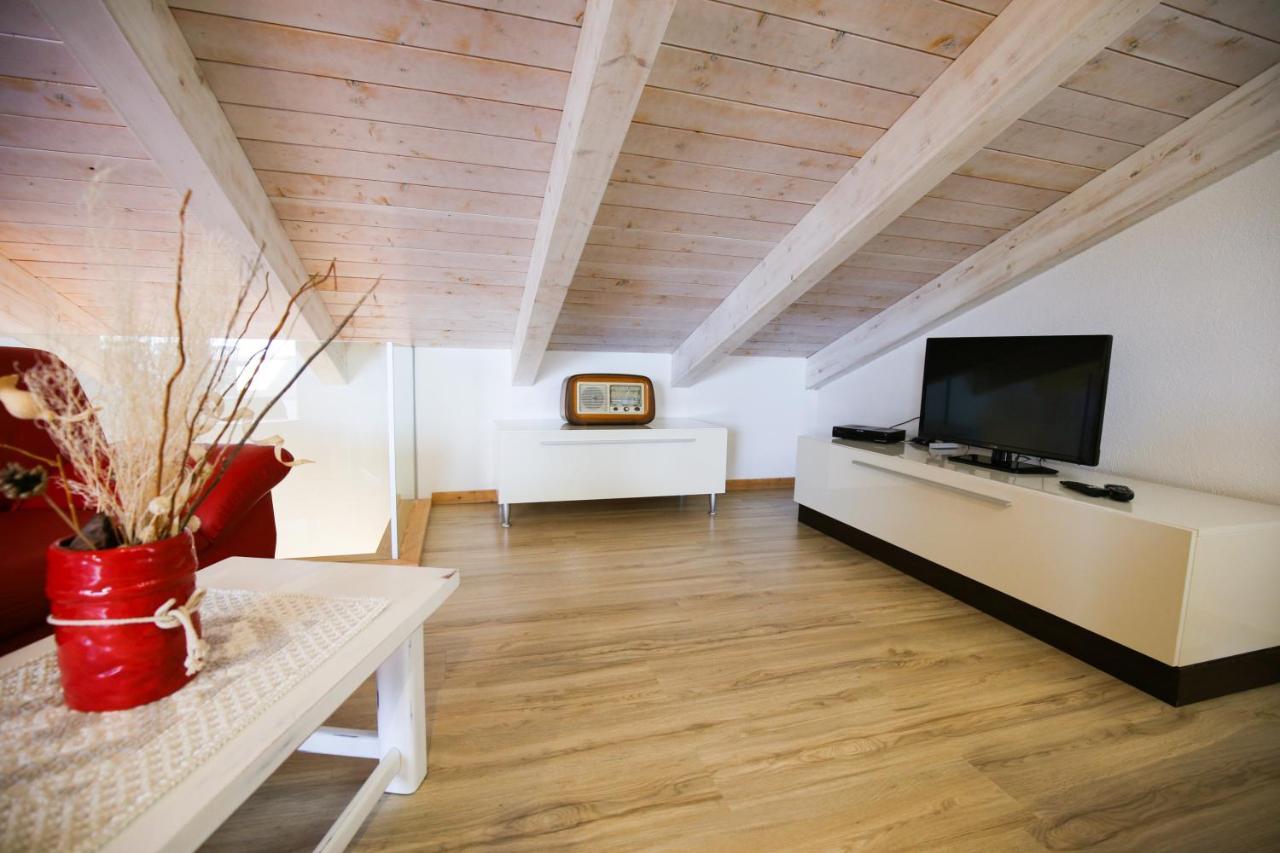 Mansarda Daila Villa Кастелсардо Екстериор снимка